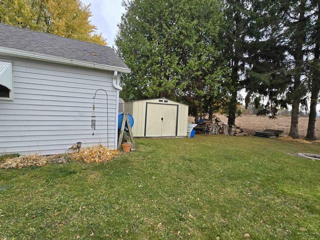 807 E LINDEN AVENUE, Manitowoc, WI 54220