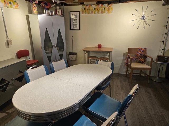 807 E LINDEN AVENUE, Manitowoc, WI 54220