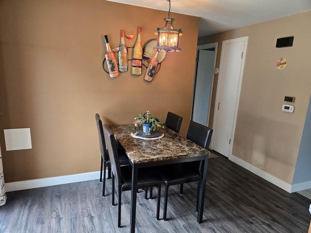 807 E LINDEN AVENUE, Manitowoc, WI 54220