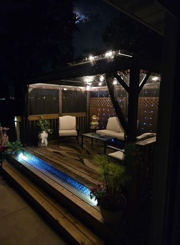 807 E LINDEN AVENUE, Manitowoc, WI 54220