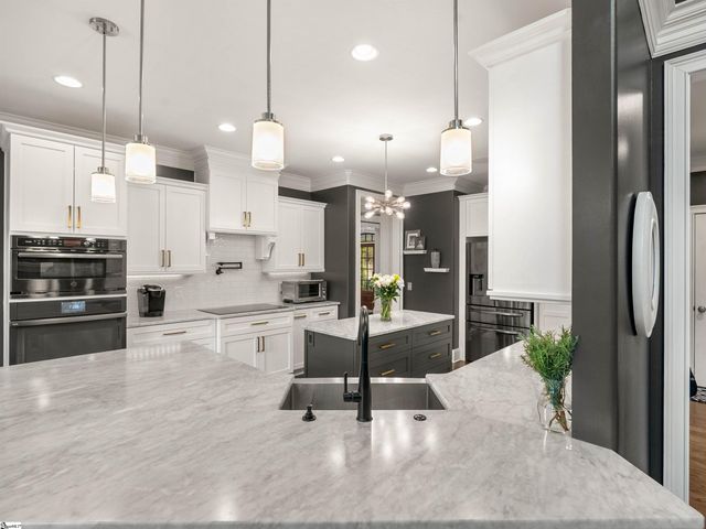 1 Rawlins Court, Greer, SC 29651