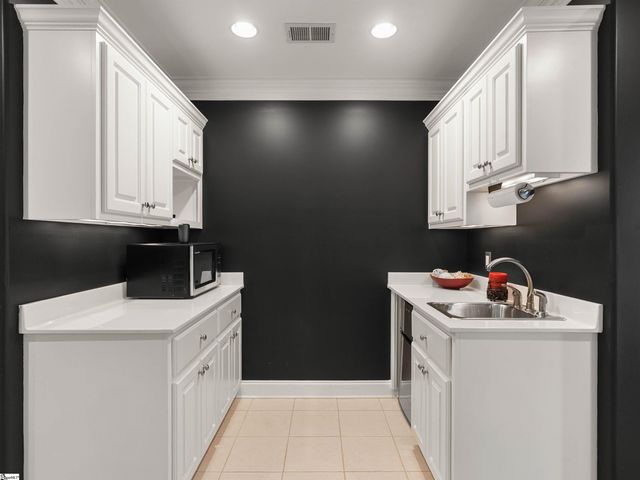 1 Rawlins Court, Greer, SC 29651