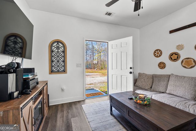 582 W Grantville Road, Grantville, GA 30220