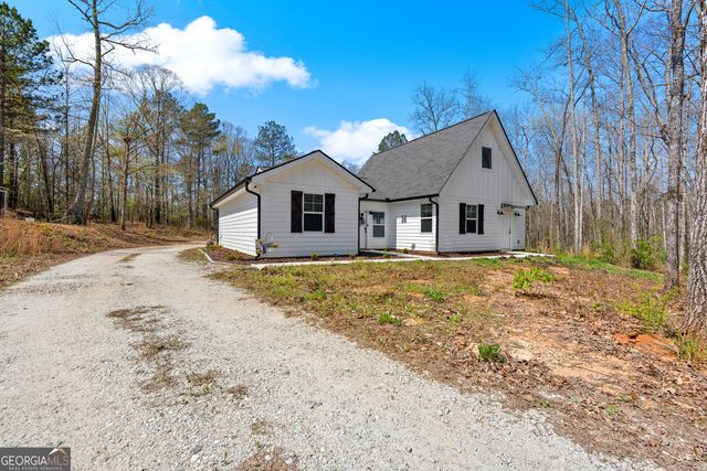 582 W Grantville Road, Grantville, GA 30220