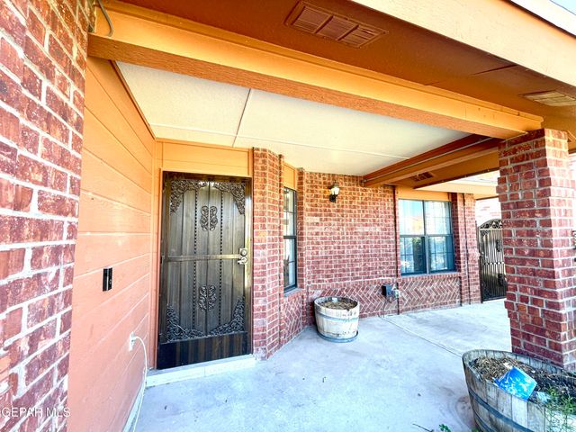 4648 LOMA DE PLATA Drive, El Paso, TX 79934