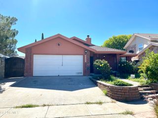4648 LOMA DE PLATA Drive, El Paso, TX 79934