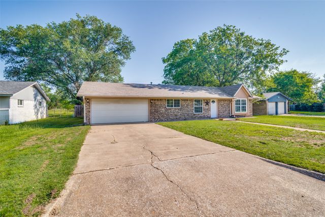 2003 Egret Lane, Greenville, TX 75402