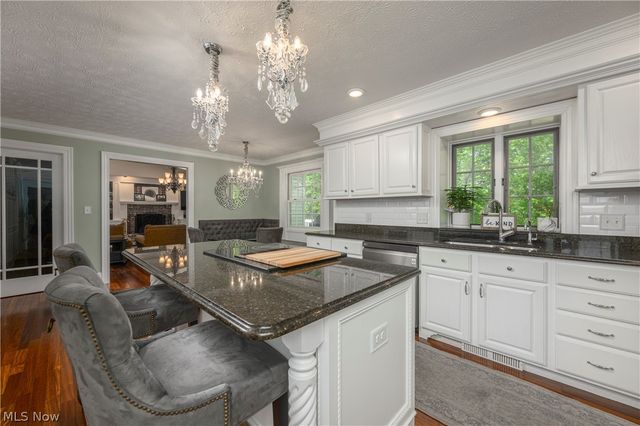 374 Silver Ridge Drive, Copley, OH 44321