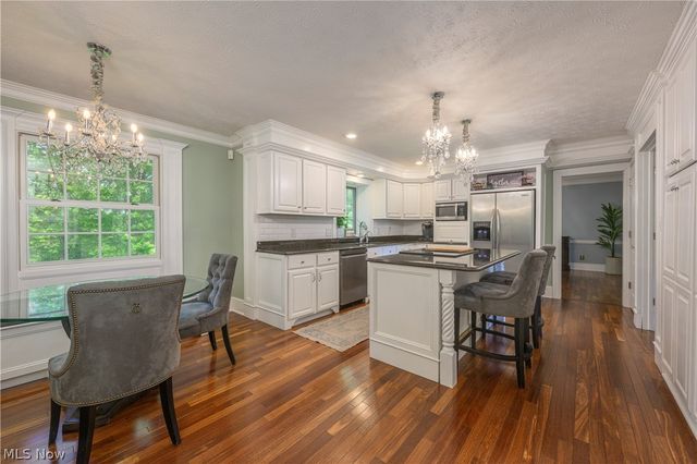 374 Silver Ridge Drive, Copley, OH 44321