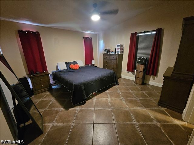 2430 Golden Gate BLVD E, Naples, FL 34120