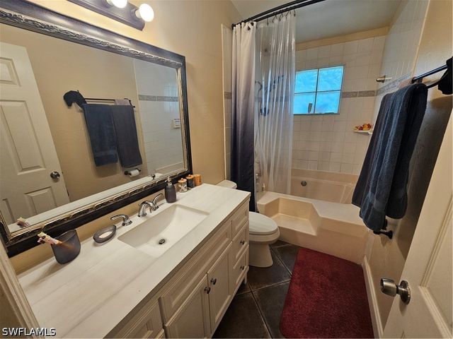2430 Golden Gate BLVD E, Naples, FL 34120
