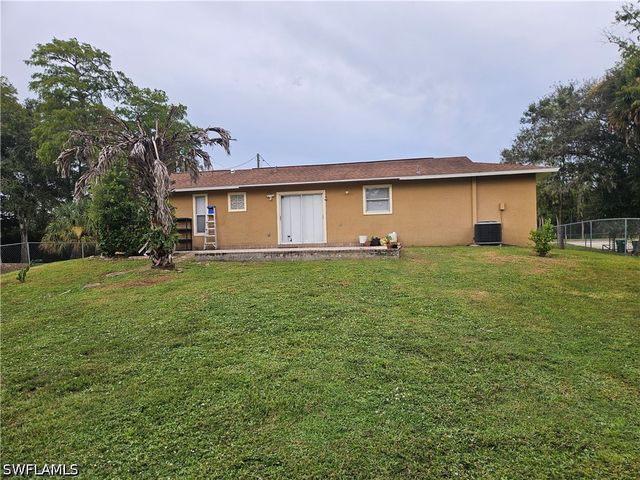 2430 Golden Gate BLVD E, Naples, FL 34120