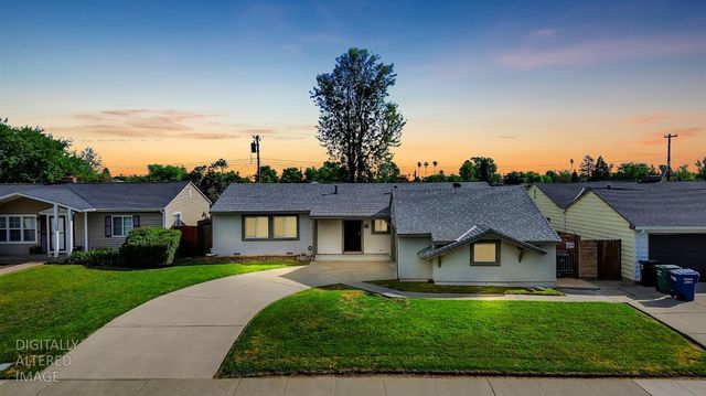 7467 Center Pkwy, Sacramento, CA 95823