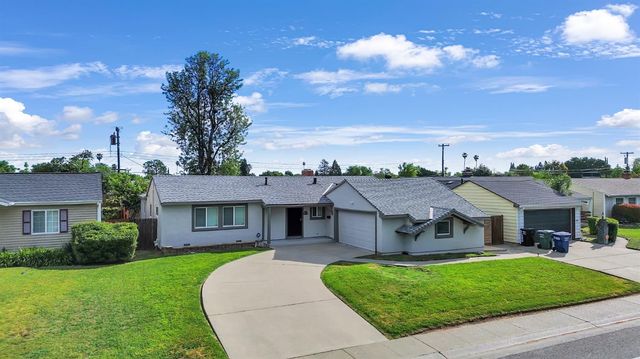 7467 Center Pkwy, Sacramento, CA 95823