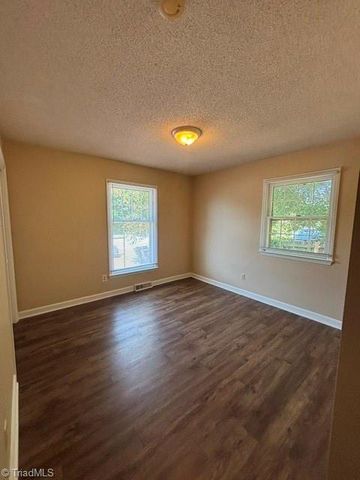 6717 W Friendly Avenue, Greensboro, NC 27410