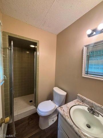 6717 W Friendly Avenue, Greensboro, NC 27410