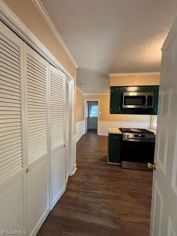 6717 W Friendly Avenue, Greensboro, NC 27410