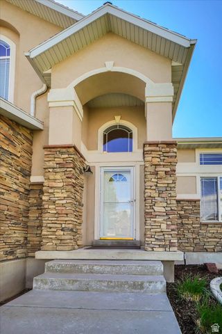 5647 W RED NARROWS DR, West Jordan, UT 84081