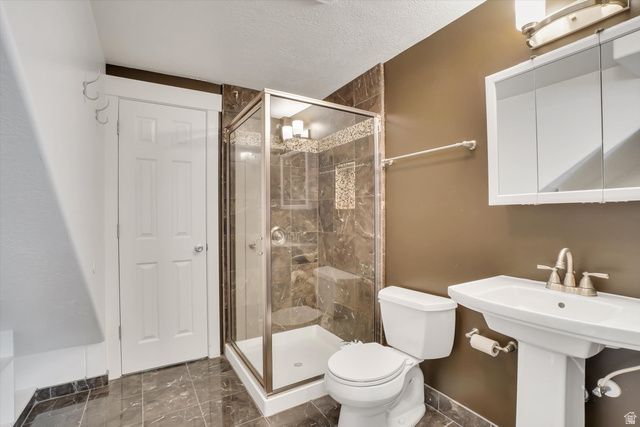 5647 W RED NARROWS DR, West Jordan, UT 84081
