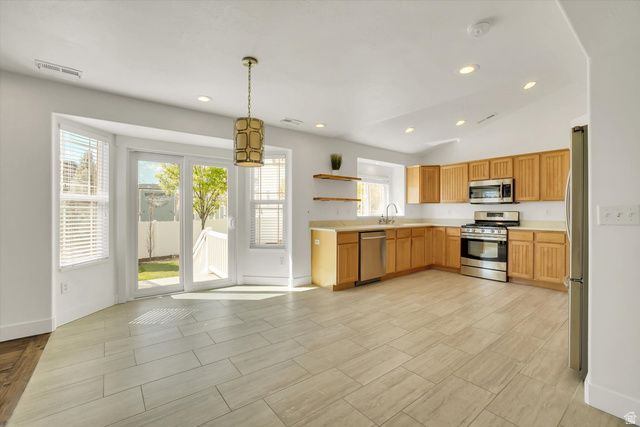 5647 W RED NARROWS DR, West Jordan, UT 84081