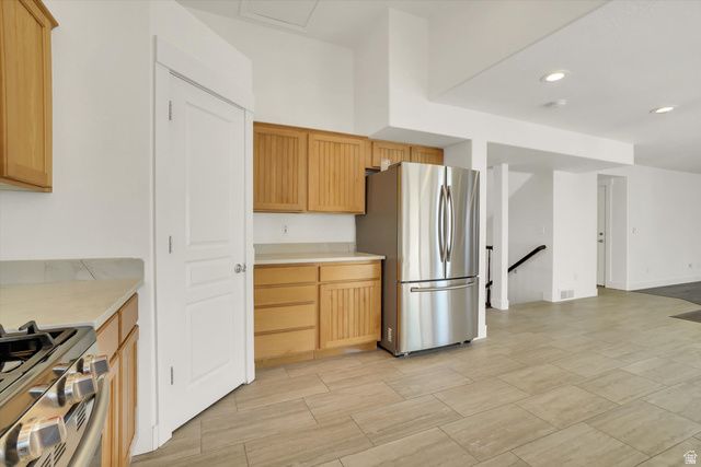 5647 W RED NARROWS DR, West Jordan, UT 84081