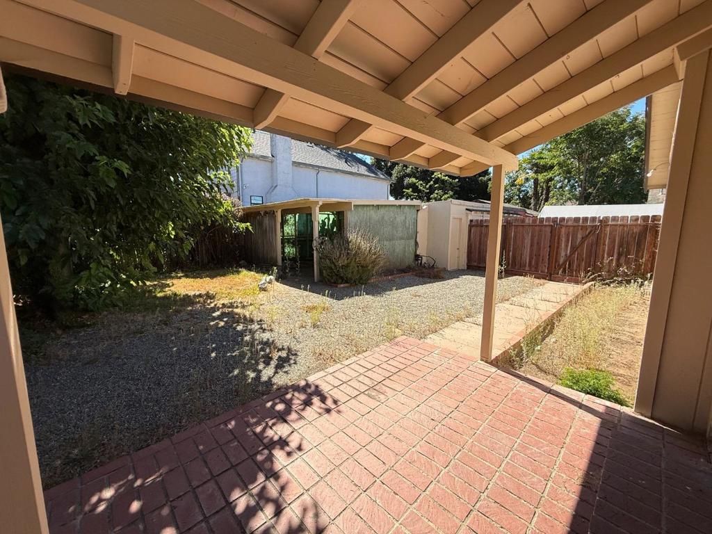 Image 14 of property listing at Address unavailable.