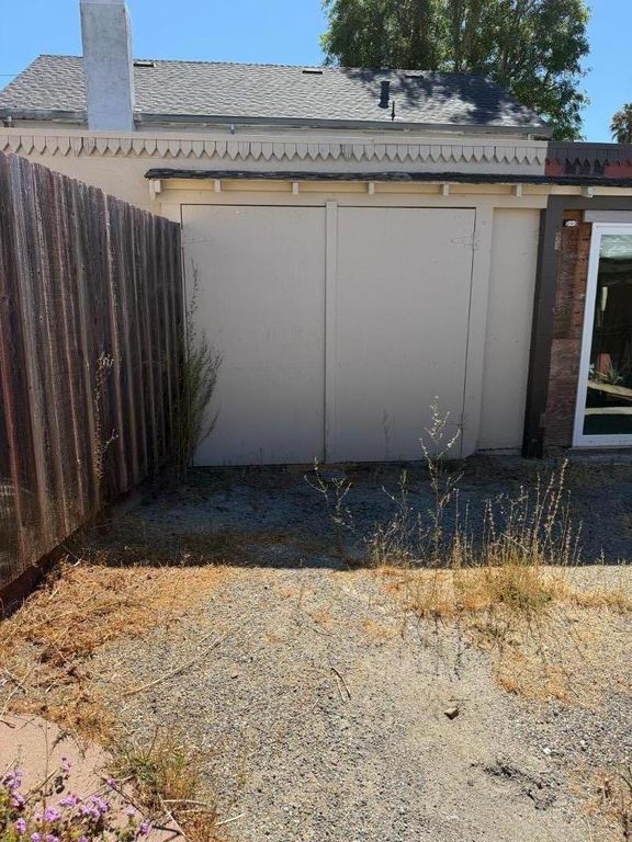 Image 15 of property listing at Address unavailable.
