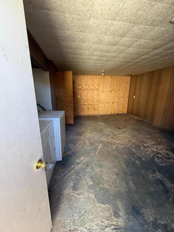 Image 17 of property listing at Address unavailable.
