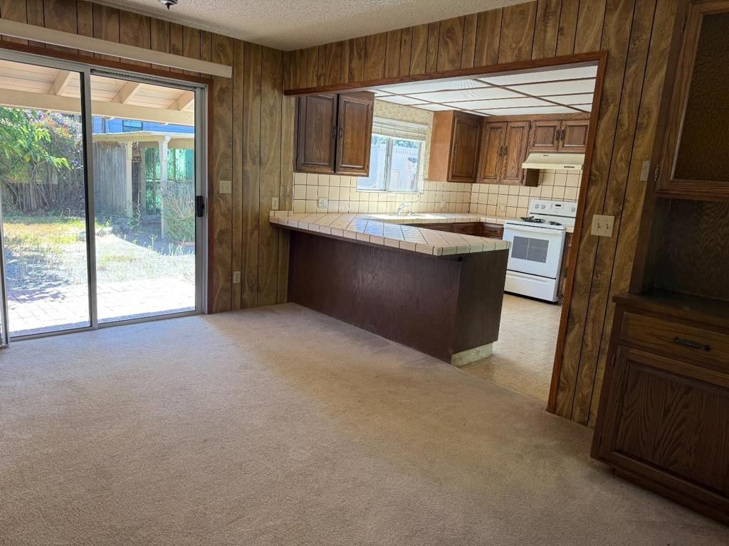 Image 2 of property listing at Address unavailable.