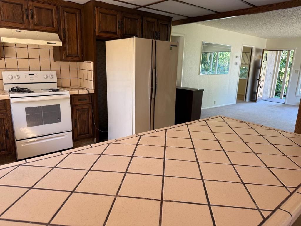 Image 5 of property listing at Address unavailable.