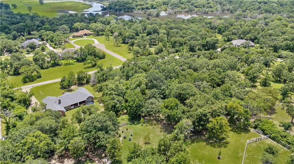 9636 Belgrave Square, Iola, TX 77861 — photo 4