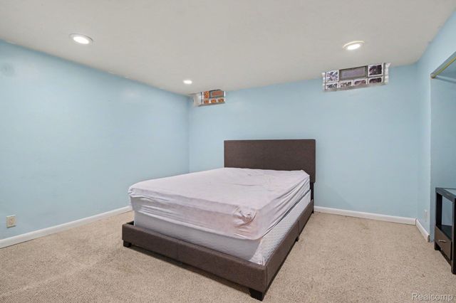 19725 Maplewood Street, Livonia, MI 48152