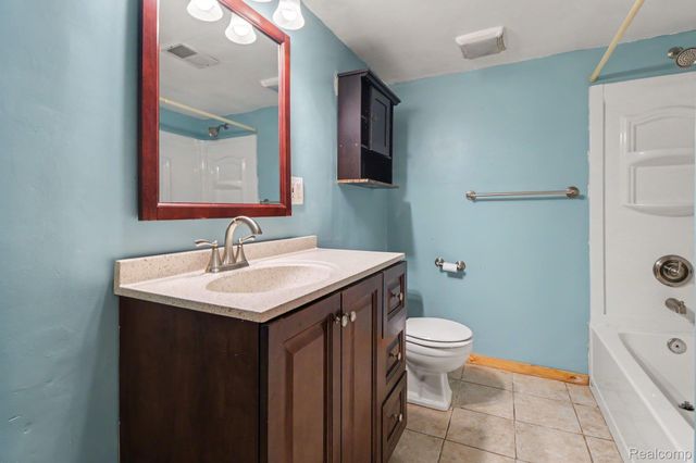19725 Maplewood Street, Livonia, MI 48152