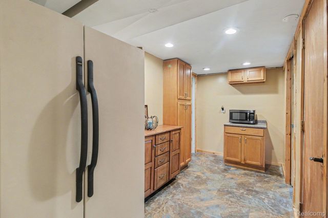 19725 Maplewood Street, Livonia, MI 48152