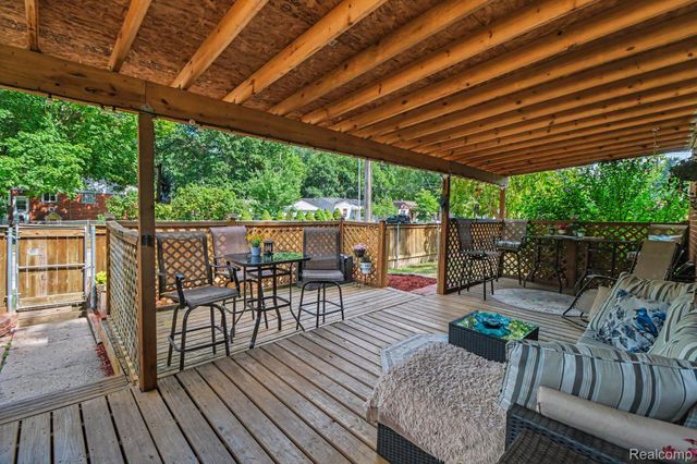 19725 Maplewood Street, Livonia, MI 48152