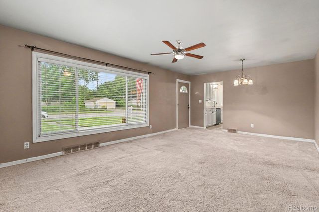 19725 Maplewood Street, Livonia, MI 48152