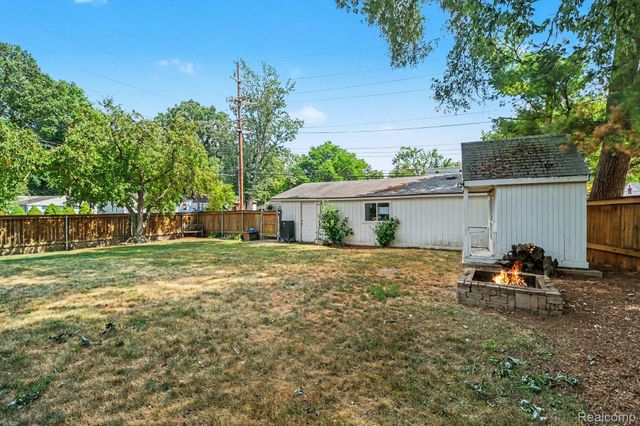 19725 Maplewood Street, Livonia, MI 48152