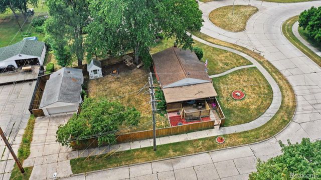 19725 Maplewood Street, Livonia, MI 48152