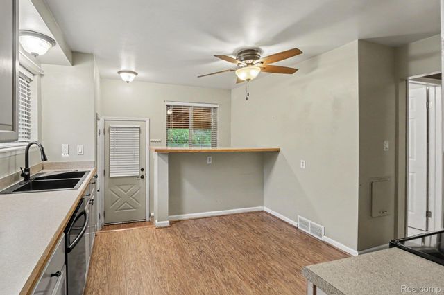 19725 Maplewood Street, Livonia, MI 48152