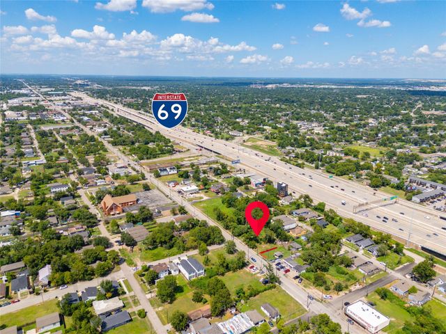 2100 Jensen Drive, Houston, TX 77026