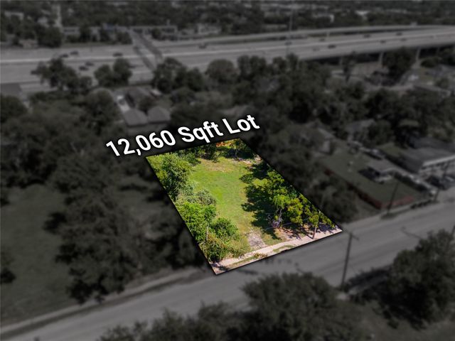2100 Jensen Drive, Houston, TX 77026
