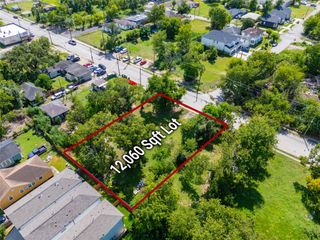 2100 Jensen Drive, Houston, TX 77026
