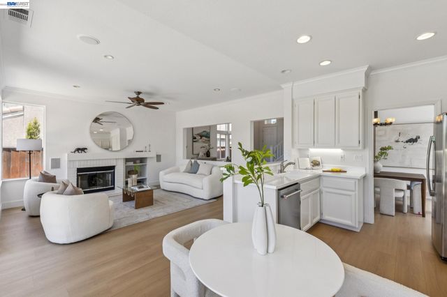 262 Ratto Rd, Alameda, CA 94502