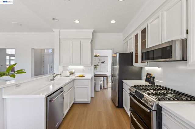 262 Ratto Rd, Alameda, CA 94502