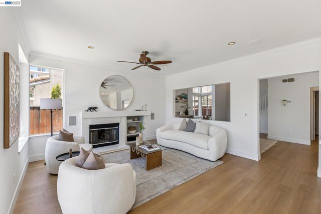 262 Ratto Rd, Alameda, CA 94502