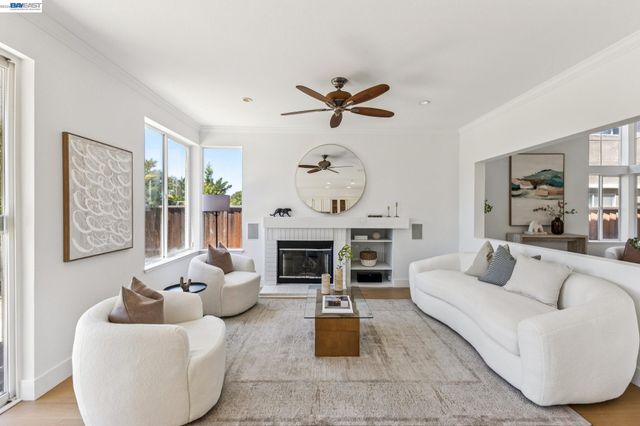 262 Ratto Rd, Alameda, CA 94502