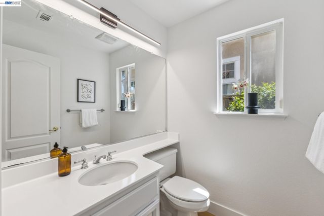 262 Ratto Rd, Alameda, CA 94502