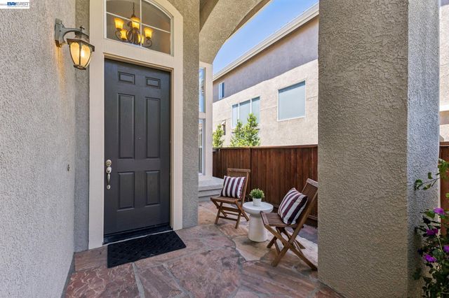 262 Ratto Rd, Alameda, CA 94502