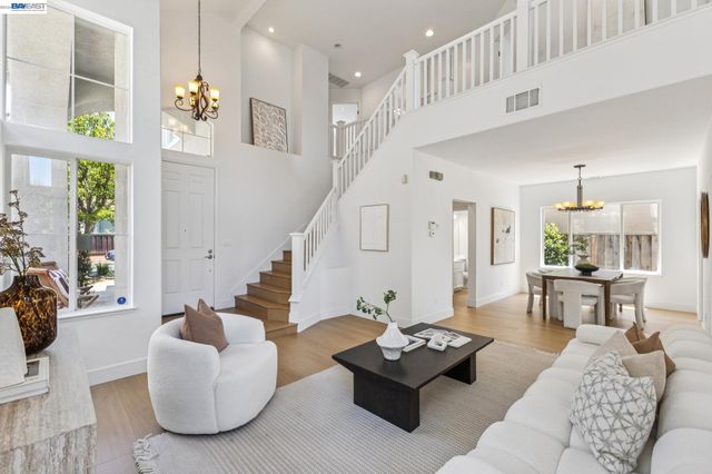 262 Ratto Rd, Alameda, CA 94502