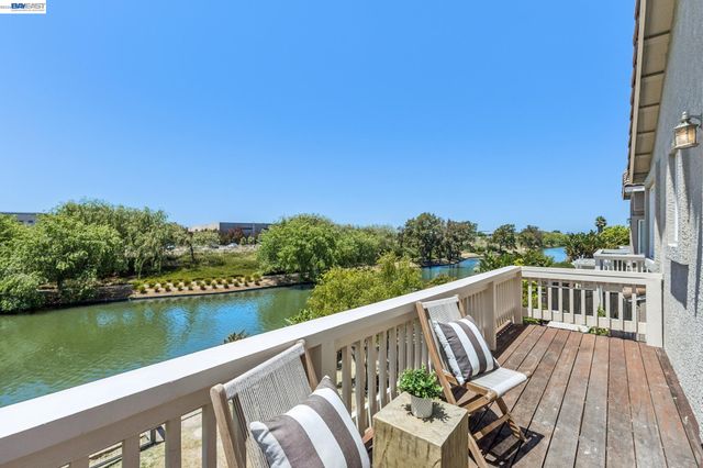 262 Ratto Rd, Alameda, CA 94502